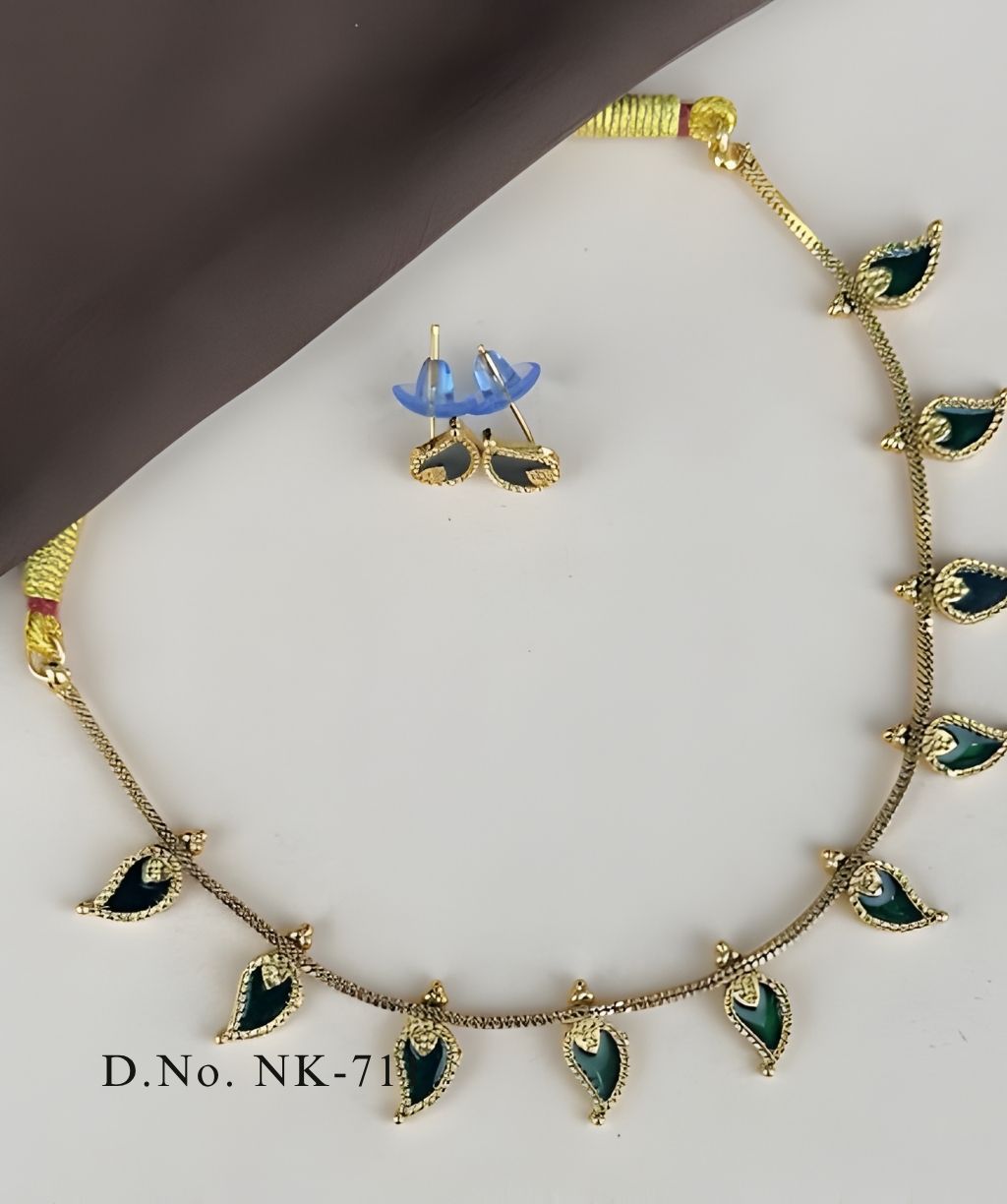 Leaf Choker – Gold-Toned Enamel Set Leaf Choker – Gold-Toned Enamel Set